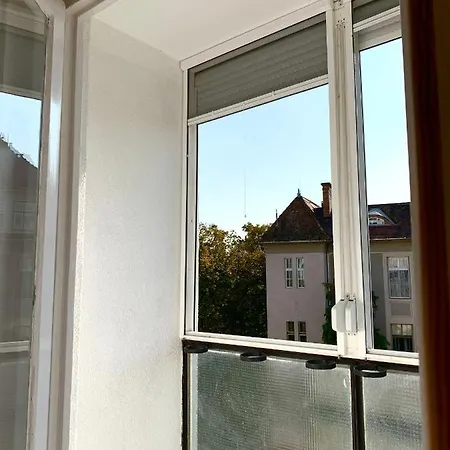 Cozy In The Centre Next To Dom Square Apartment
